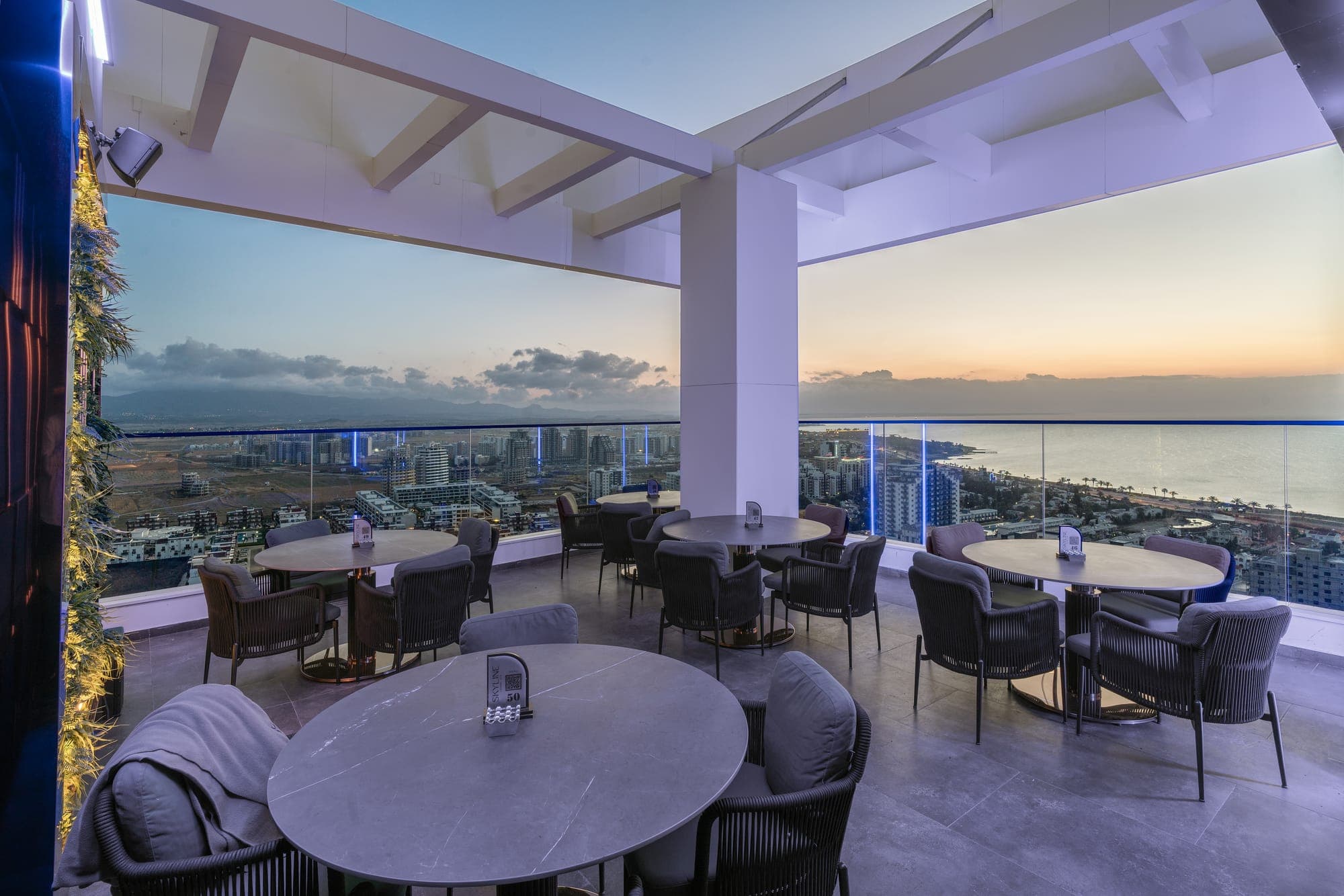Kıbrıs Life — Rooftop Night Club